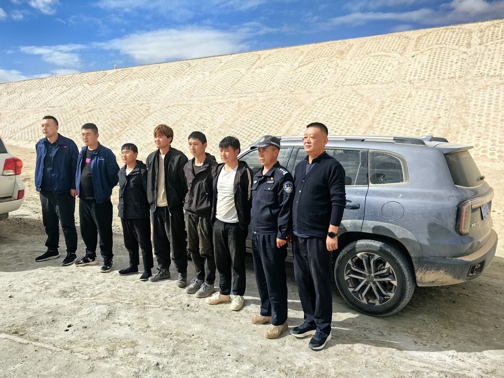陜煤建設天工公司：與時間賽跑，6小時上演生死戈壁灘救援